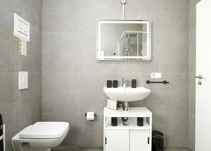 Apartment Blue Chili 32 - Stadtwohnung Für 3 Modern Zentral Karlshorst Wlan *